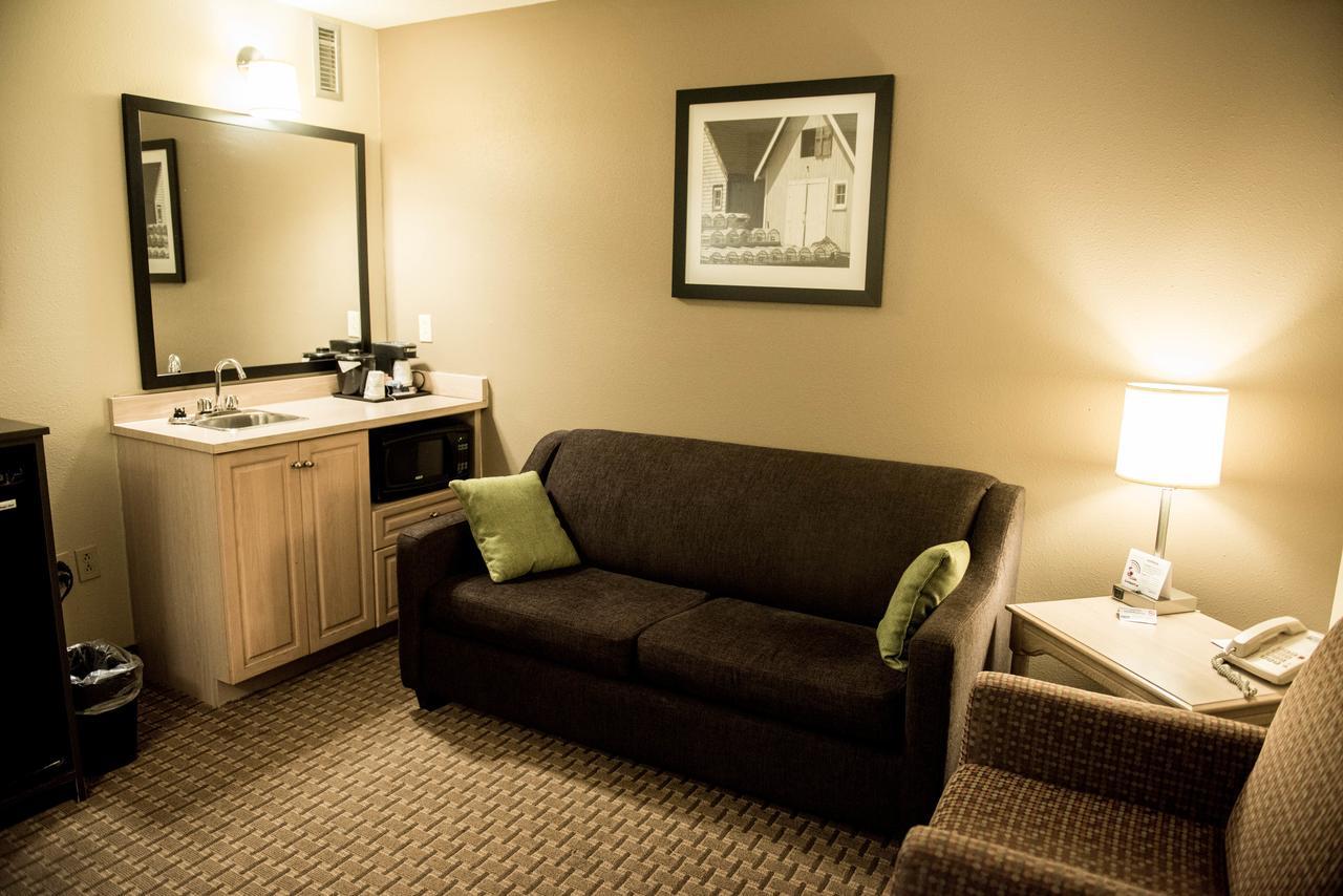 Travelodge Suites By Wyndham Moncton Dış mekan fotoğraf