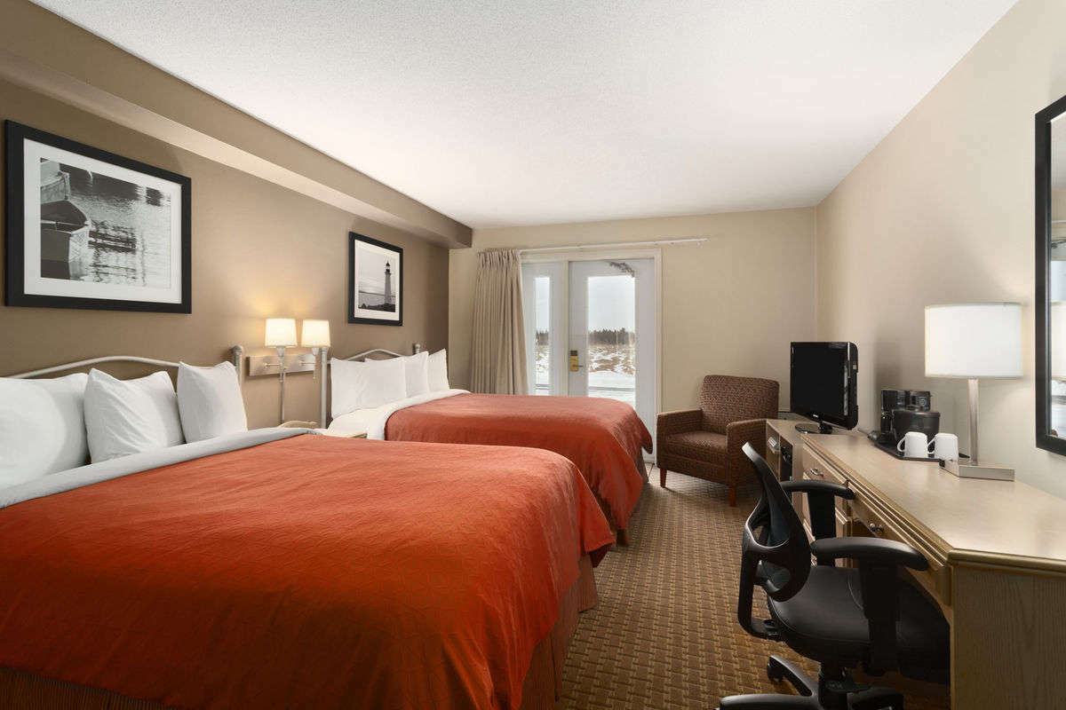 Travelodge Suites By Wyndham Moncton Dış mekan fotoğraf